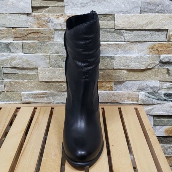 UGG Lynda Women's Shearling Boot - Picture 11 of 12